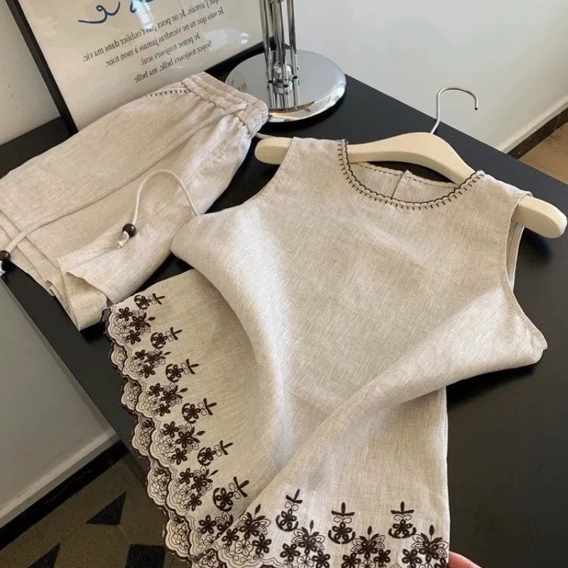 Simple Old Money Style Cotton  - Embroidery Uniform ulasan dan harga