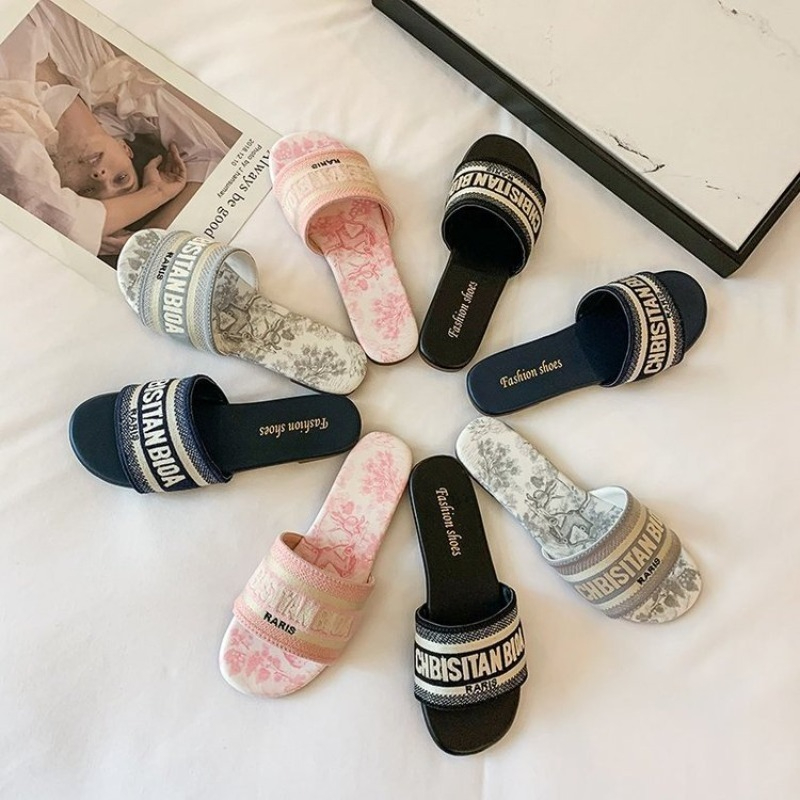 Women's Fashion Flat Slippers  - Embroidery Font ulasan dan harga